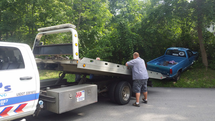 Leonard's Towing removes pickup from Forest Green MVA